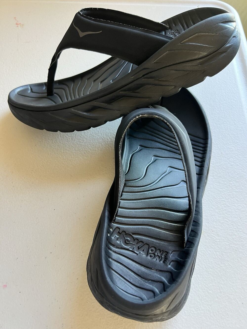 Hoka One One Ora Recovery Flip Flops Black Cushion Comfort Strap Womens Size 7